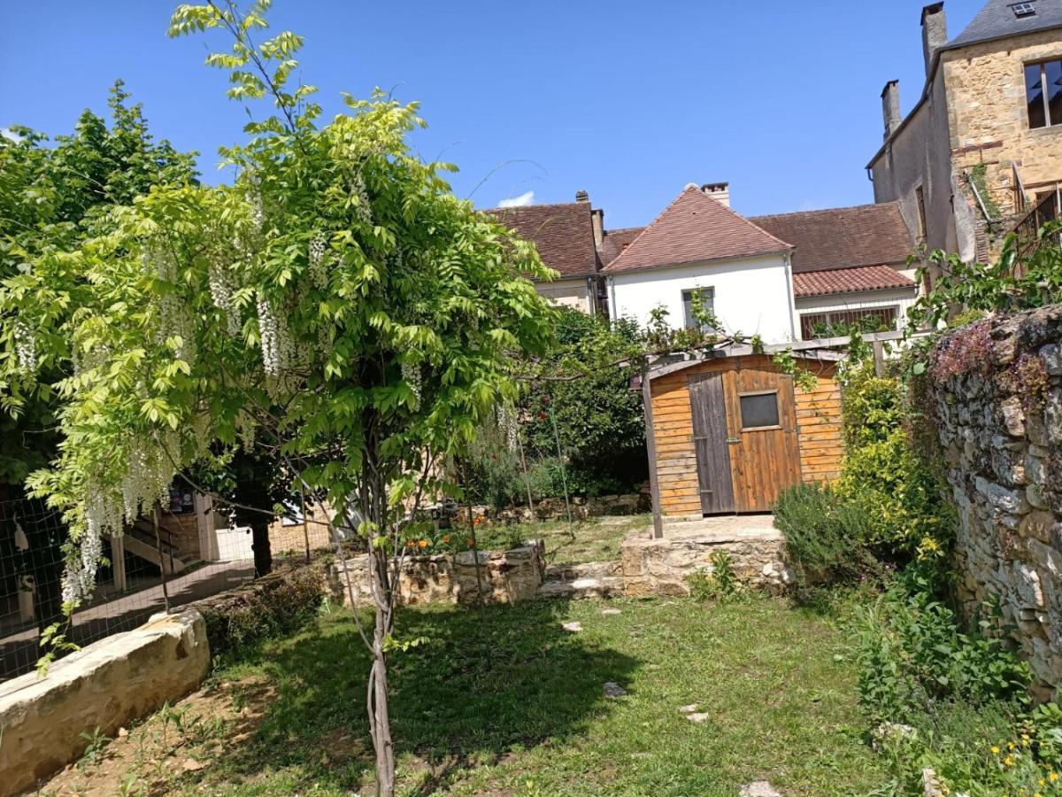 Maison De Caractere Au Coeur De La Cite Medievale De Gourdon Bagian luar foto
