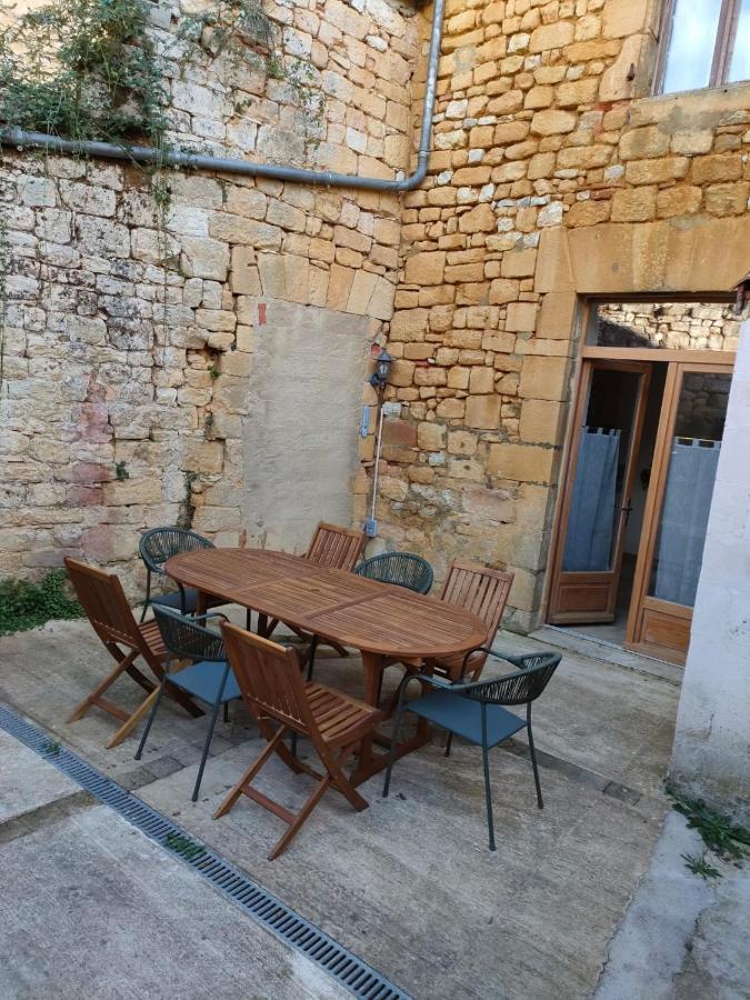 Maison De Caractere Au Coeur De La Cite Medievale De Gourdon Bagian luar foto